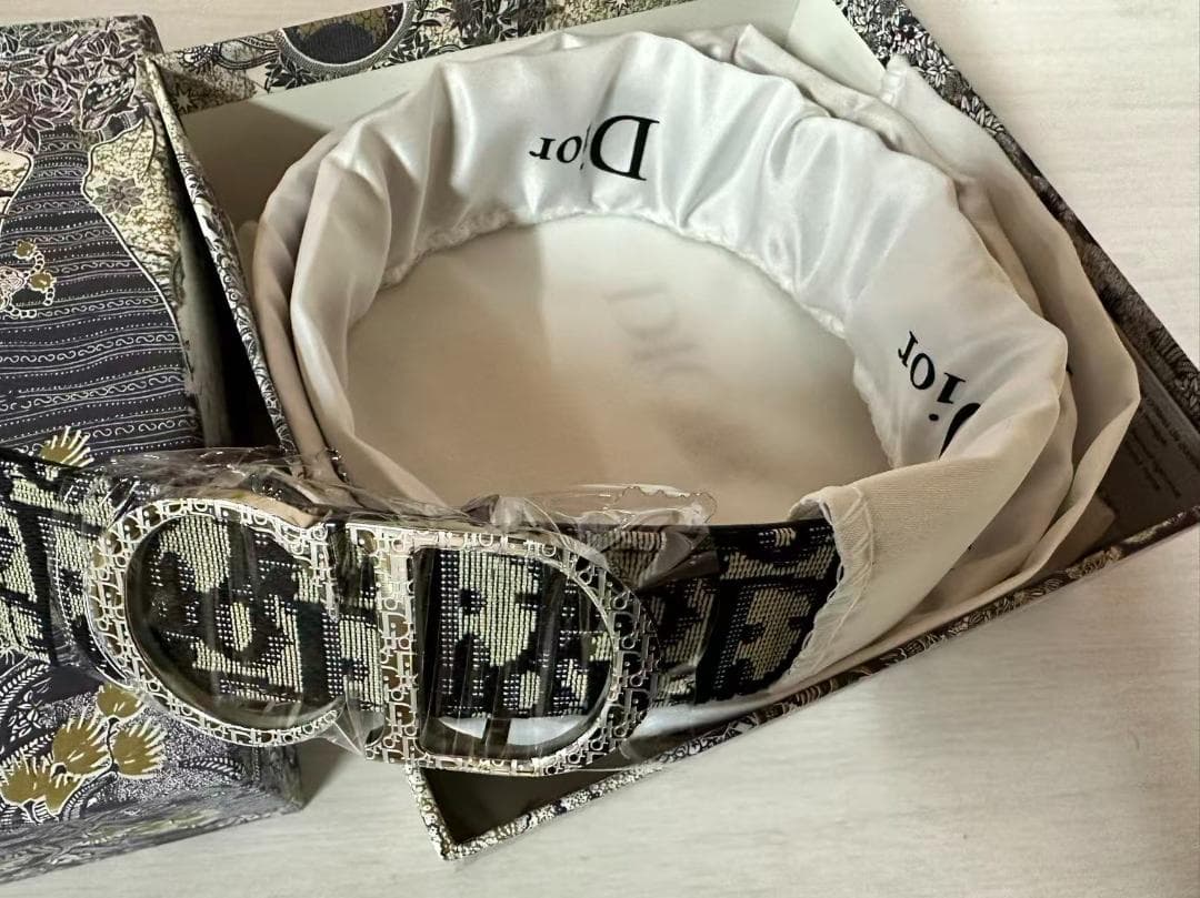 Christian Dior ロゴベルト
