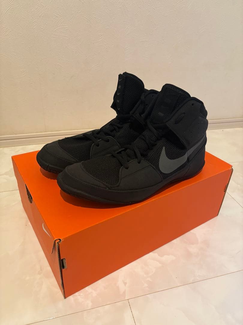 【そそそそそそん】 NIKE FURY ボクシングシューズ 26.0cm
