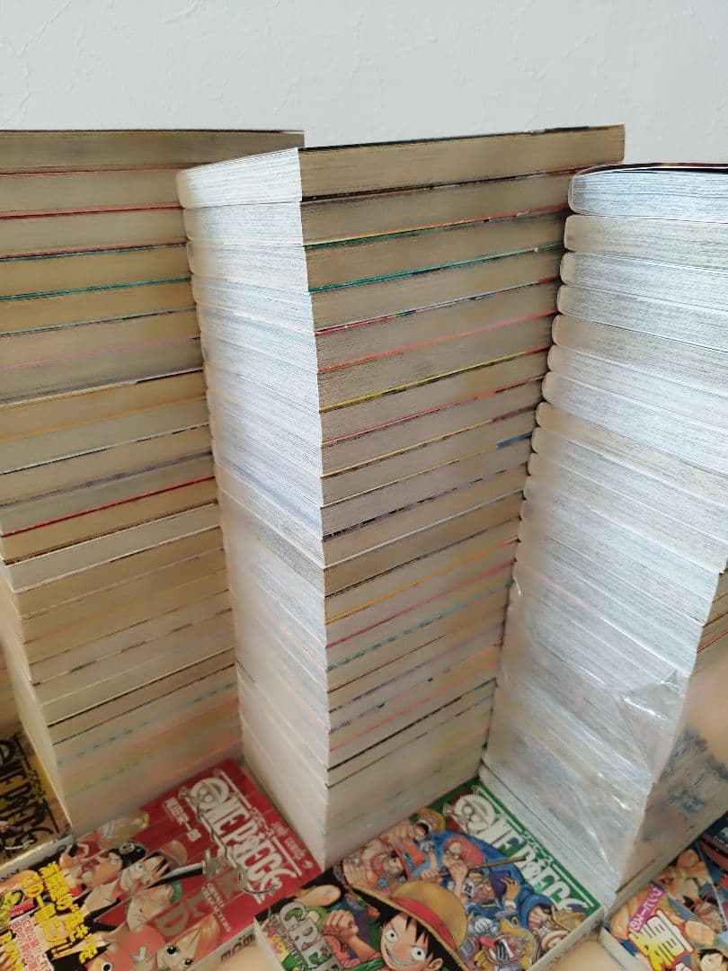 24時間以内発送！ ワンピース1巻〜114巻　 全巻セット+公式ガイド本4冊