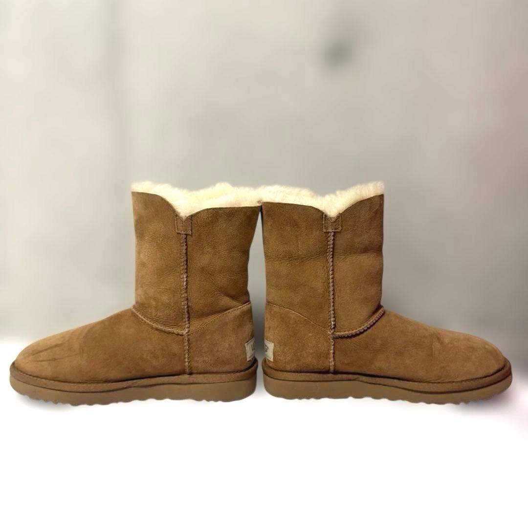UGG チャーム付き