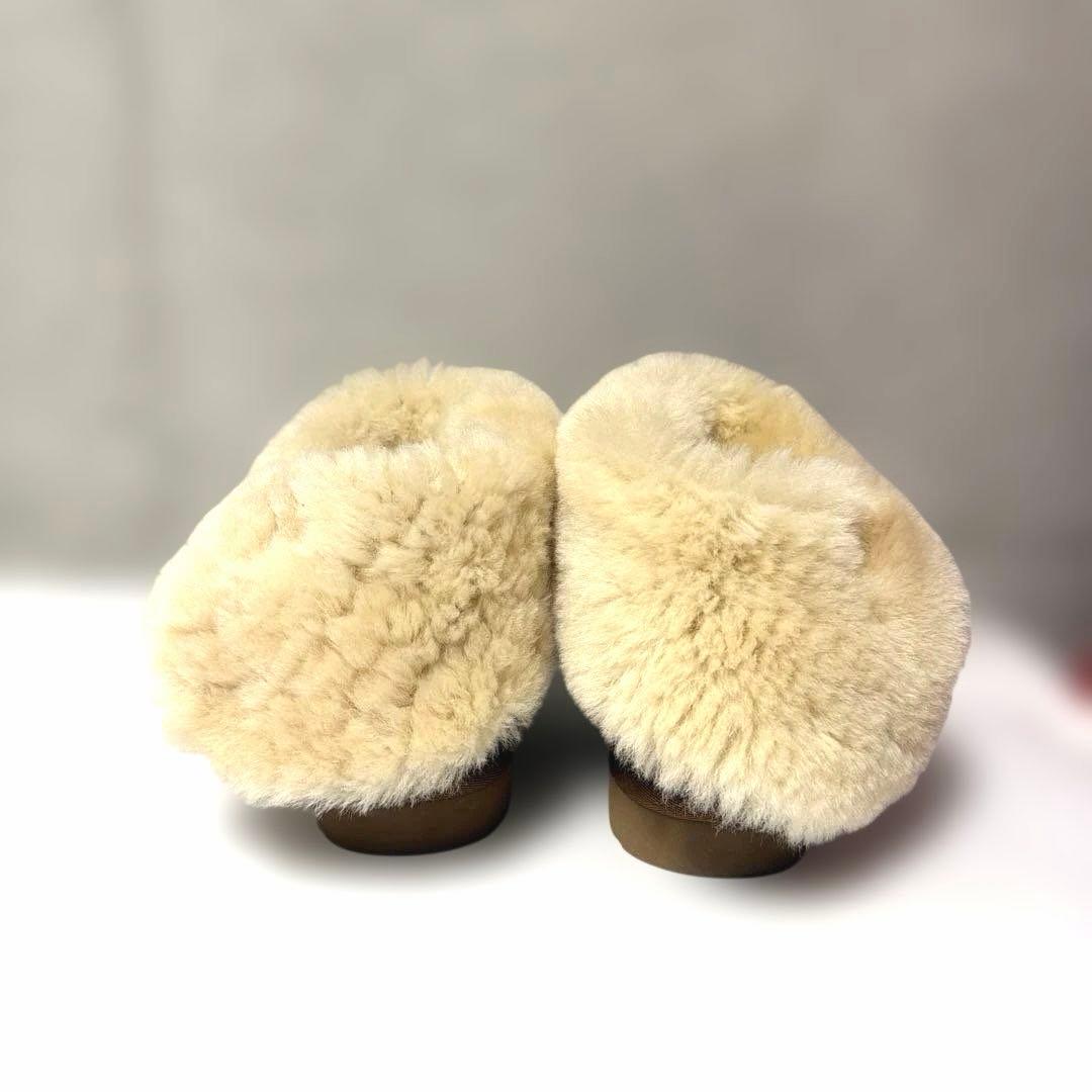 UGG チャーム付き