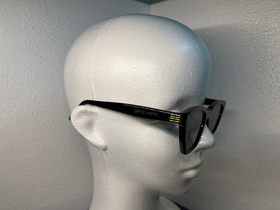 【美品】Gentle Monster Gisele ブラック サングラス