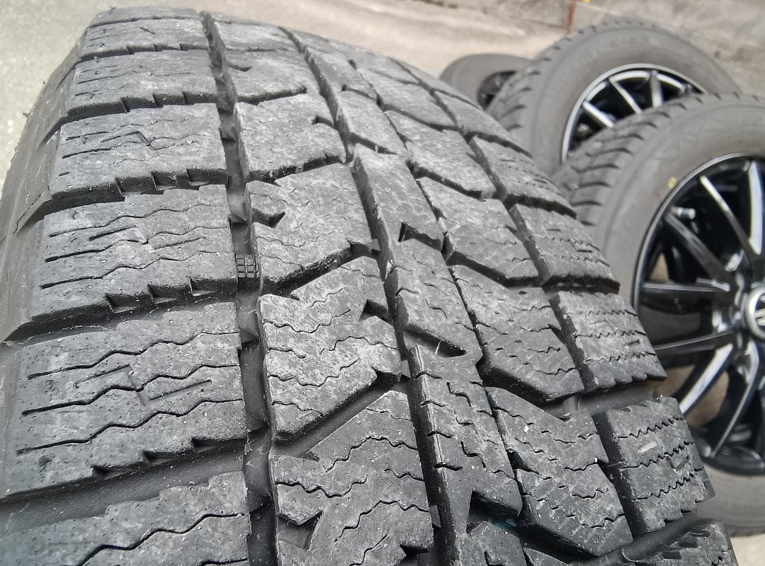 スタッドレスホイール付4本セットトーヨータイヤオブザーブ 155/65/14