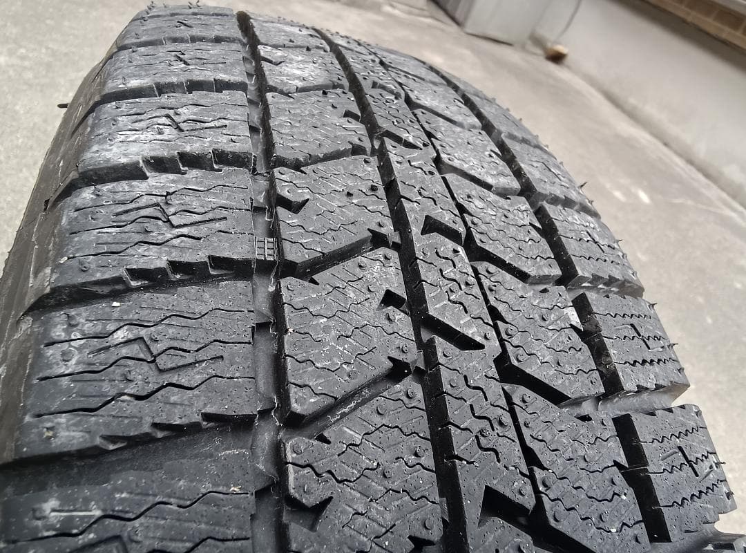 スタッドレスホイール付4本セットトーヨータイヤオブザーブ 155/65/14