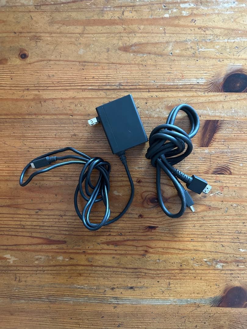 Nintendo Switch本体＋SD32GB＋純正充電スタンド付き
