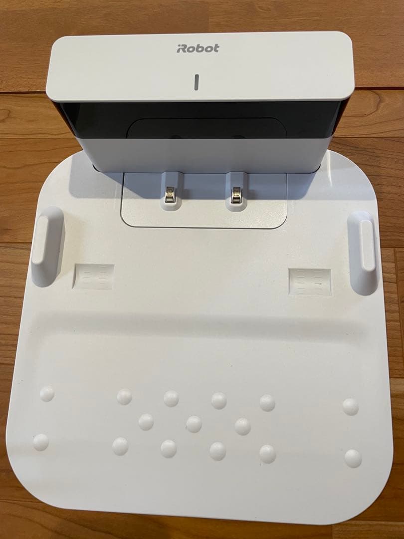 連休限定価格　ロボット掃除機本体 ホワイト 充電ドック付き