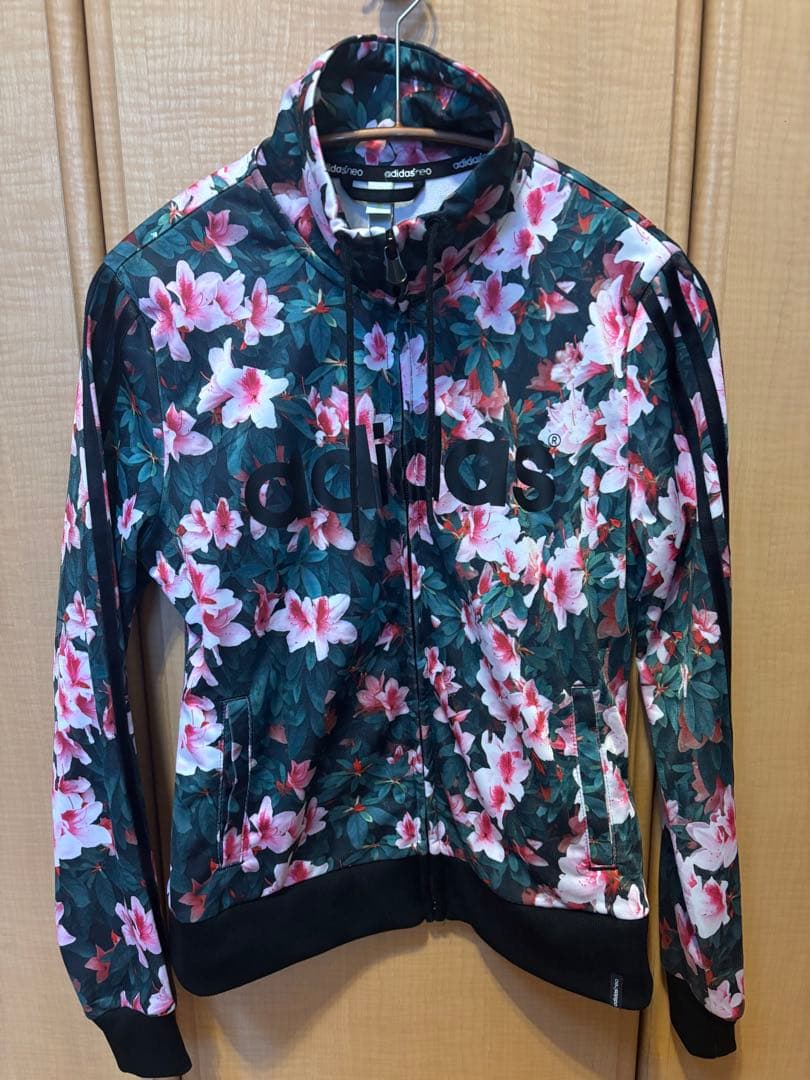 adidas セットアップ　Sサイズ相当 花柄