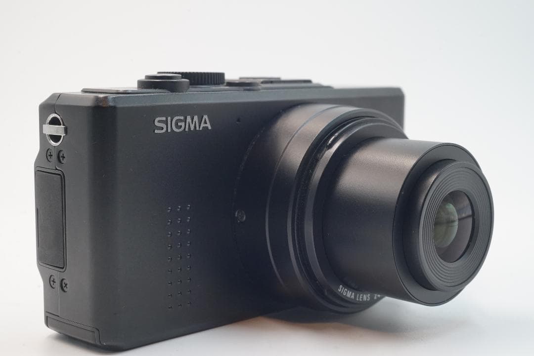 美品　SIGMA DP2ｘ 24.2mm f/2.8　（４１mm換算）