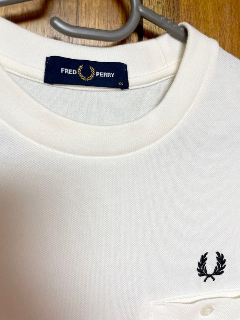 【FRED PERRY】ワンポイントロゴ刺繍　鹿の子ポケットTシャツ