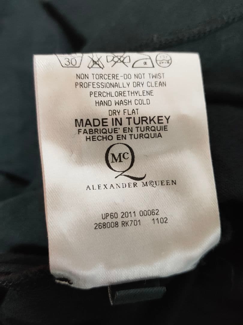 Alexander McQueen ブラック Tシャツ 個性的