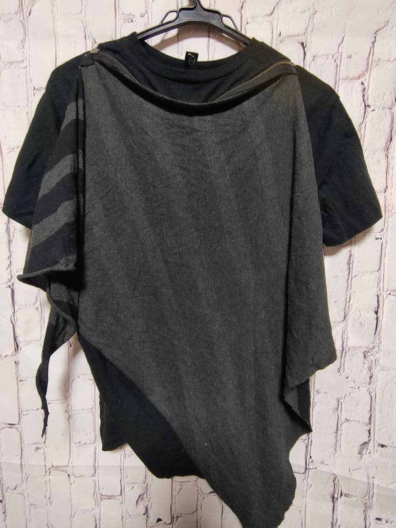 Alexander McQueen ブラック Tシャツ 個性的