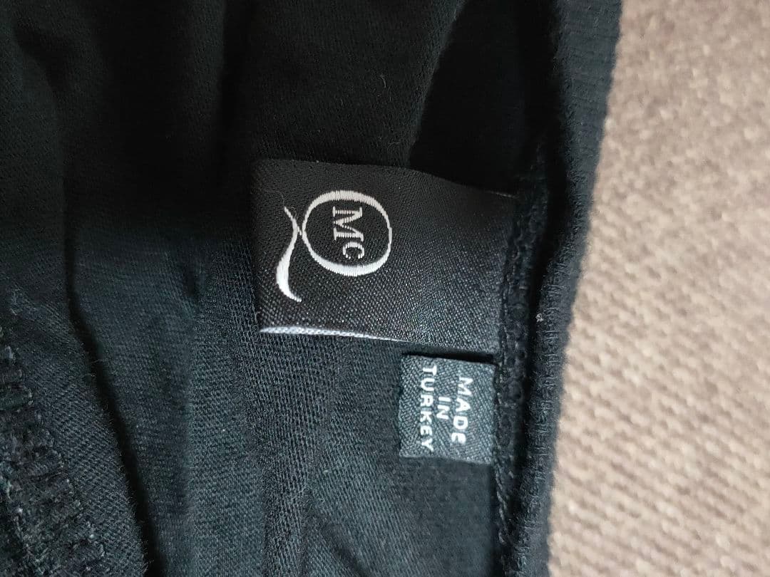 Alexander McQueen ブラック Tシャツ 個性的