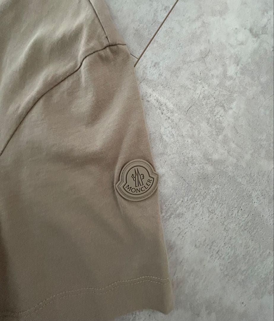 新品未使用品　MONCLER Blurred Logo T-shirt