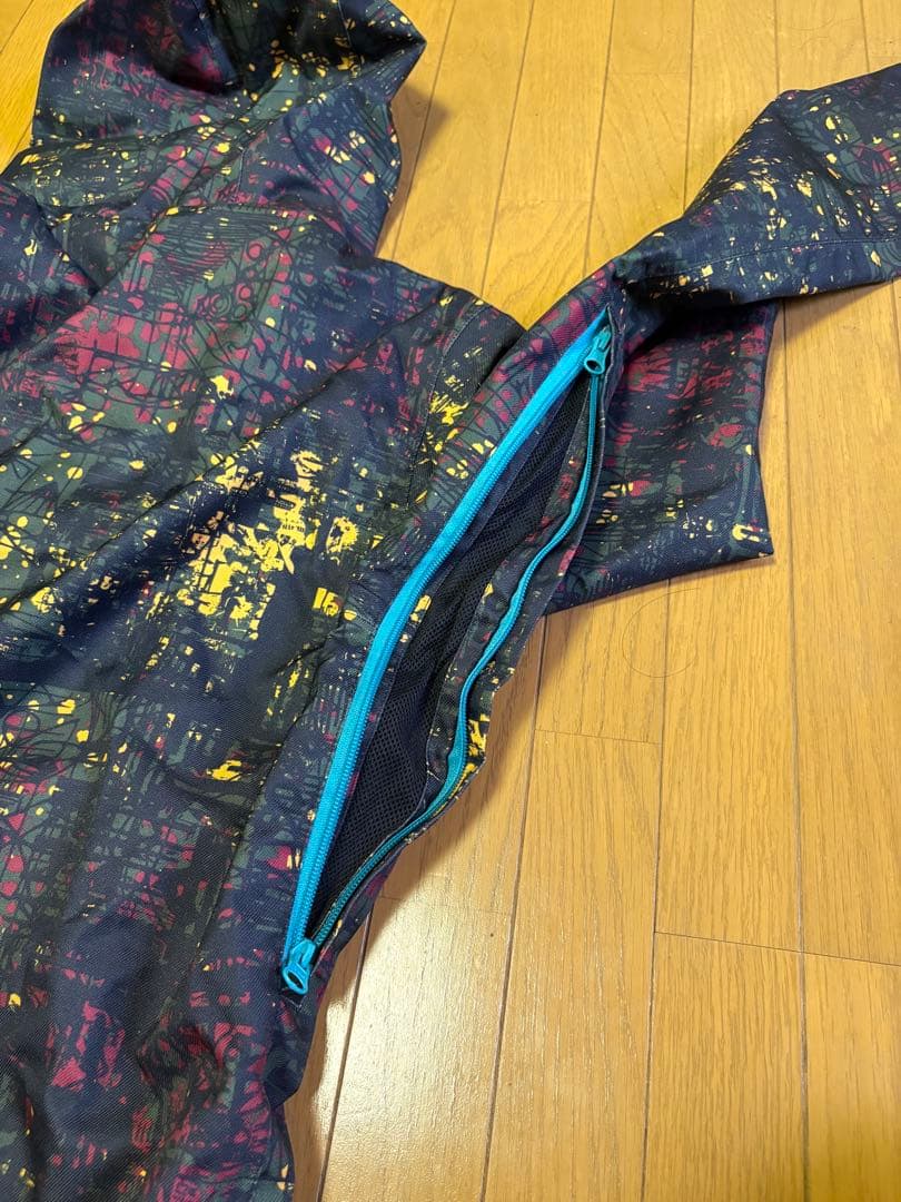 スノーボードウェア上下セット（多色・フード付き）