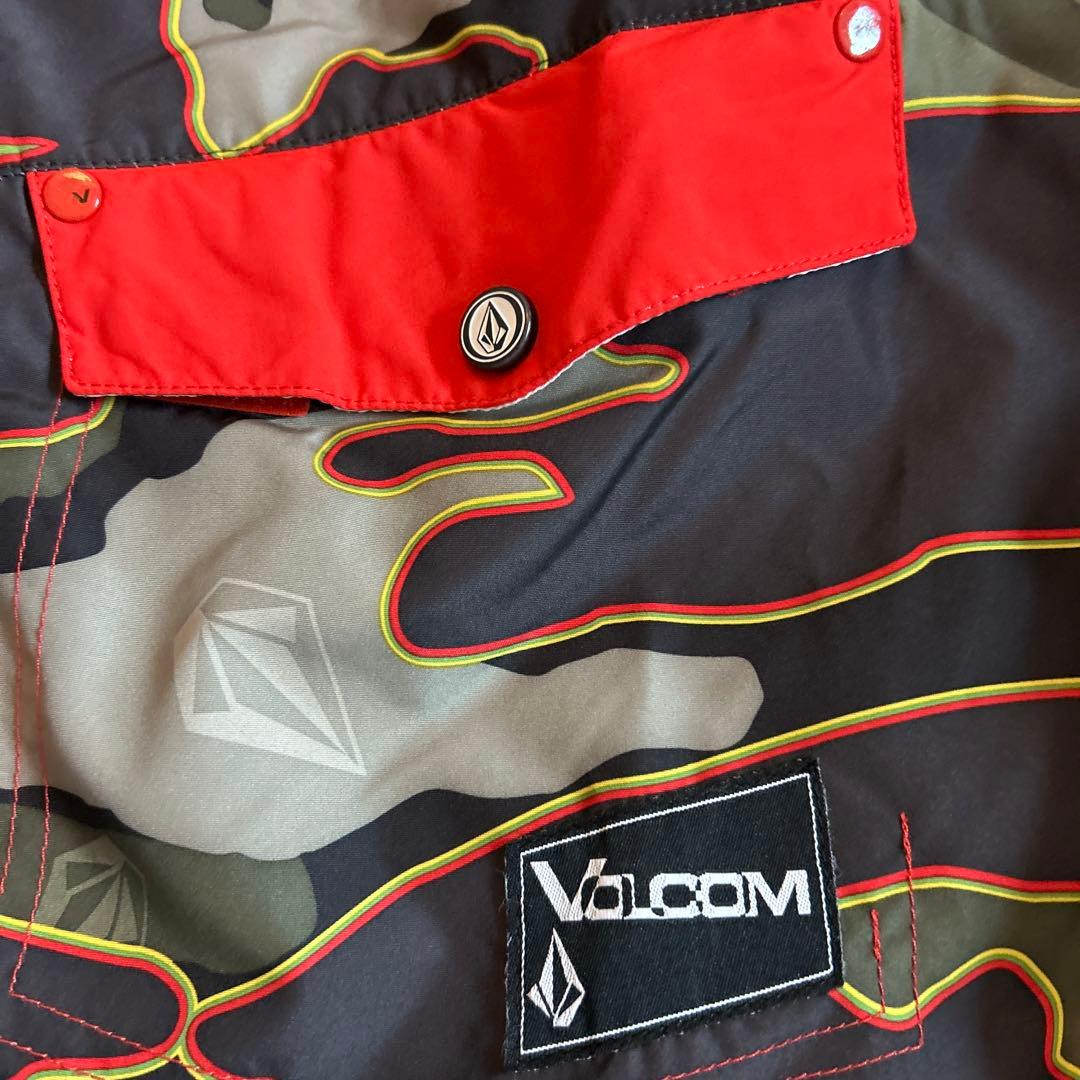 値下げ❗️Volcom 迷彩 スノーボードジャケットL
