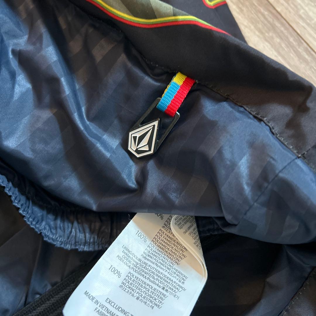 値下げ❗️Volcom 迷彩 スノーボードジャケットL
