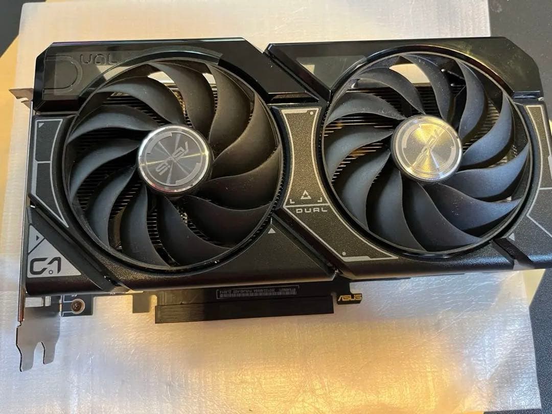 グラフィックボード・グラボ・ビデオカード ASUS DUAL GeForce RTX 4060 Ti 8GB