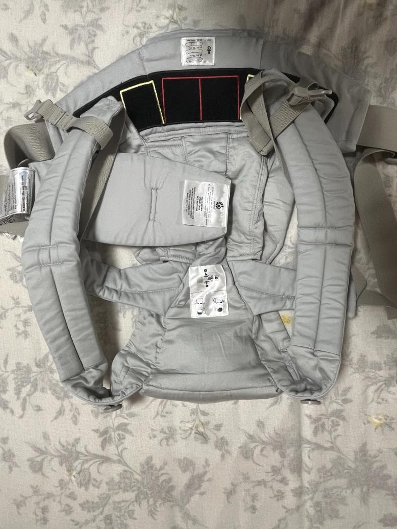 ※未使用　エルゴベビー 抱っこひも グレー