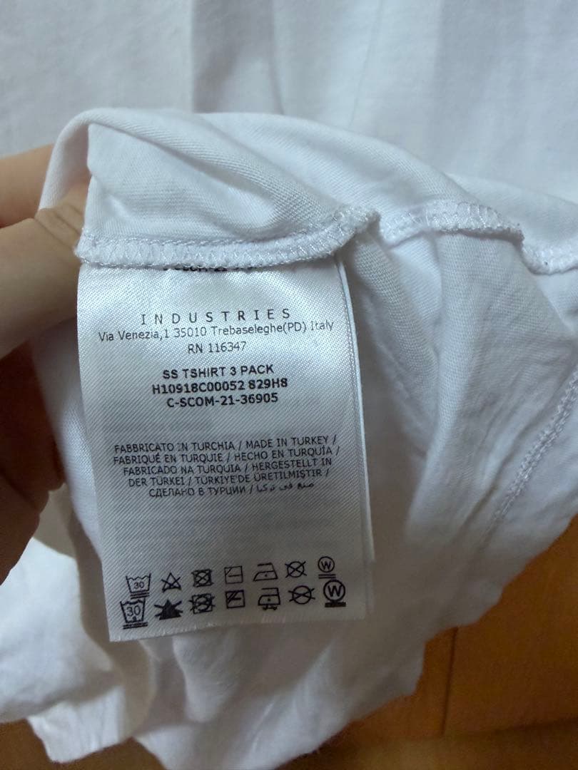 モンクレール　ワンポイント　シンプルTシャツ　ホワイト