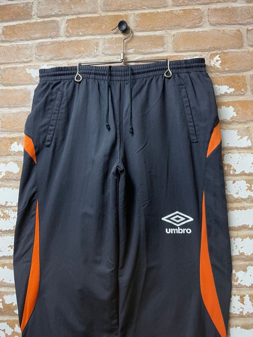 00s UMBRO アンブロ　トラックパンツ　ナイロンパンツ　黒　オレンジ　古着