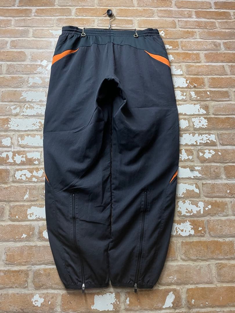 00s UMBRO アンブロ　トラックパンツ　ナイロンパンツ　黒　オレンジ　古着