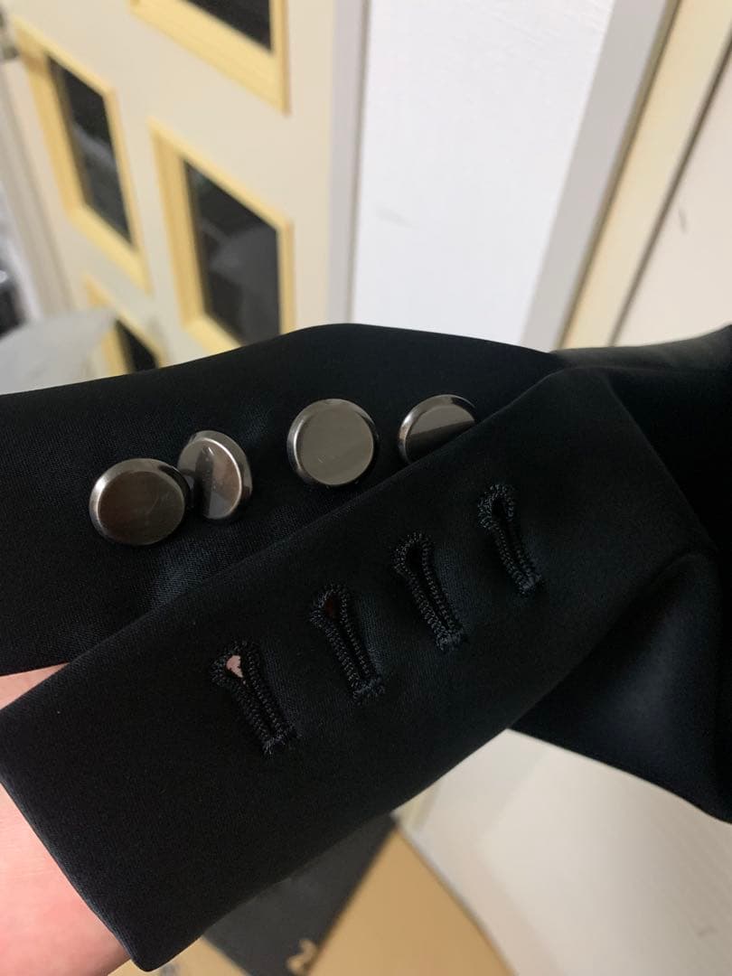 SOS TE NUTO タキシード風サテンジャケットセットアップ