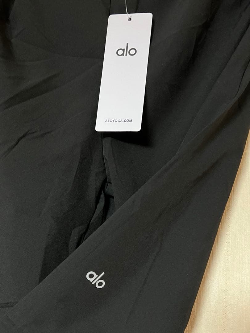 alo yoga トラウザーパンツ　ブラック　Sサイズ