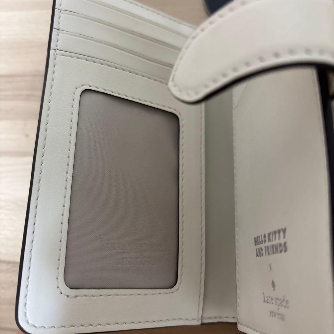更に値下げkate spade Hello Kitty 二つ折り財布
