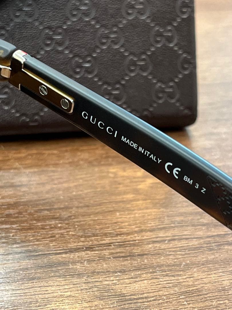 ほぼ未使用　GUCCI ブラウンサングラスブラウンレンズ ケース付き