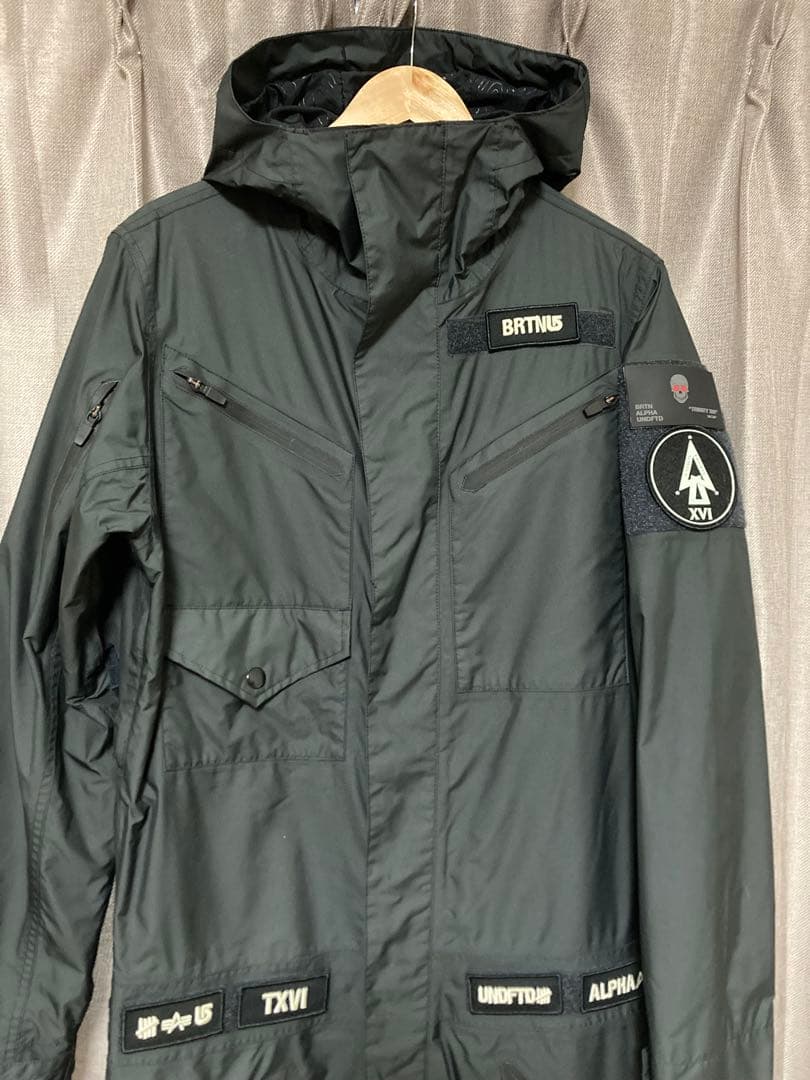 ひ*ろ様 【値下】BURTON （バートン）×UNDEFEATED × Alph