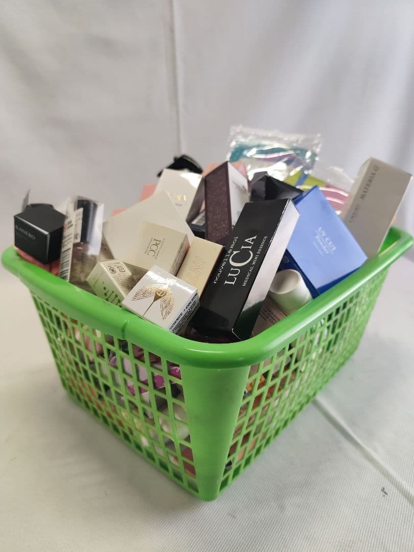 新品未使用　化粧品など大量まとめ売り（基礎化粧 スキンケアヘアケアコスメその他）