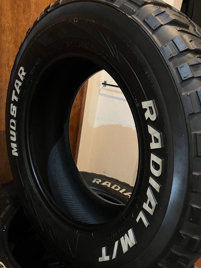 ①マッドスター RADIAL M/T 215/70R16タイヤ4本　深溝