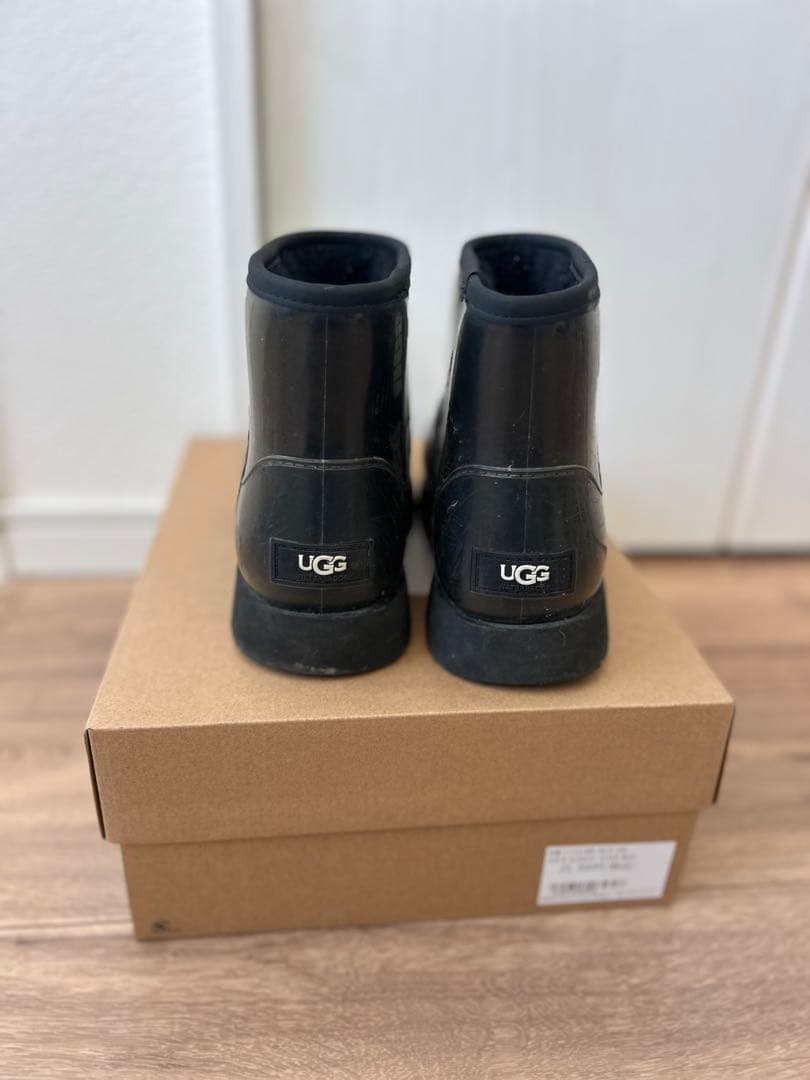 UGG ブラック ラバー ショートブーツ　23センチ黒　箱付き定価25300円