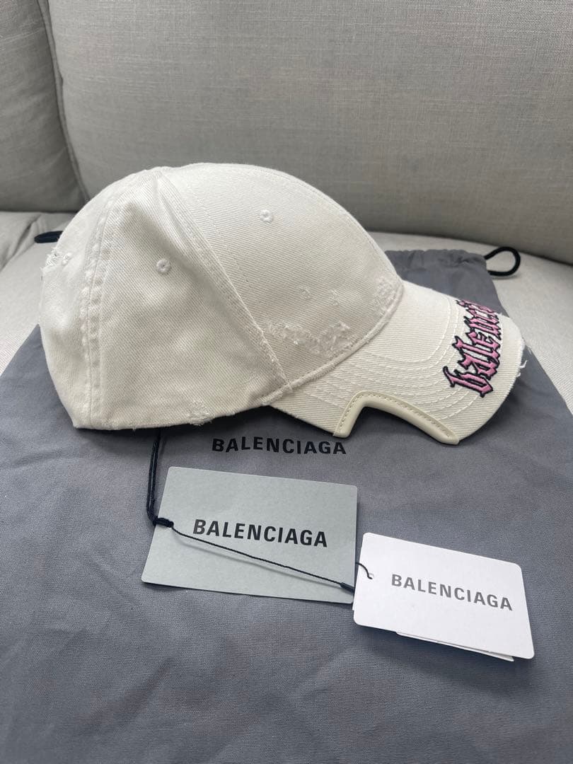 新品未使用balenciagaバレンシアガホワイトキャップ