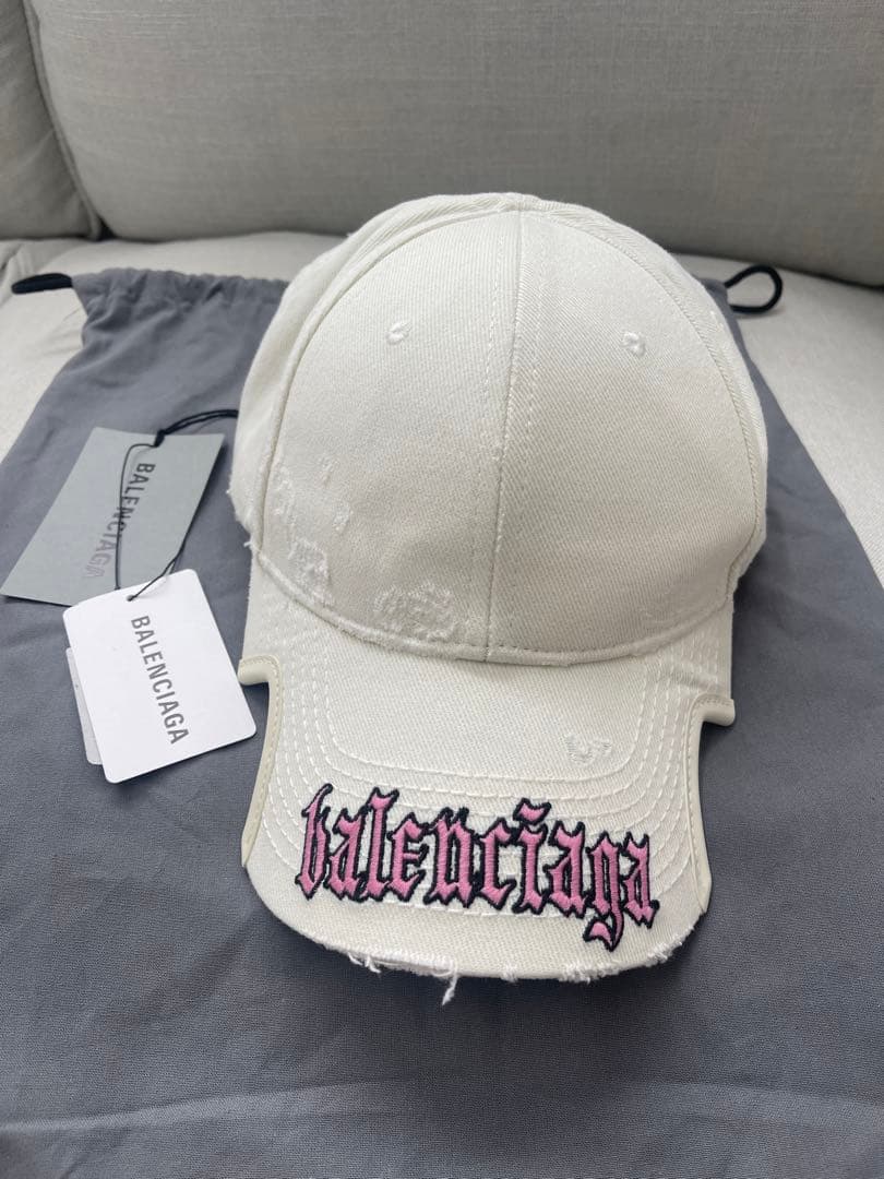 新品未使用balenciagaバレンシアガホワイトキャップ