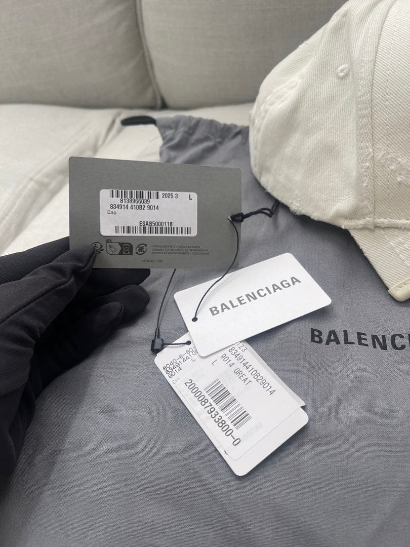 新品未使用balenciagaバレンシアガホワイトキャップ