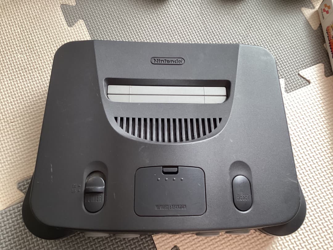 NINTENDO64　本体＋コントローラ＋ソフト1本