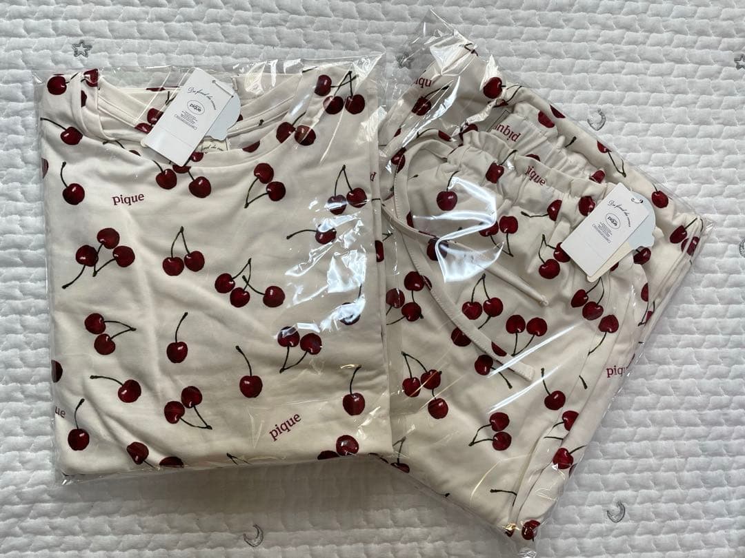【新品】ジェラートピケ　チェリー柄ロンT&ロングパンツ上下セット