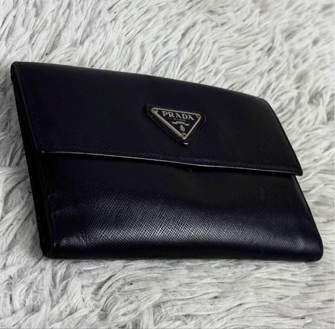 極美品 PRADA レザー 折り財布 三角プレート ホック サフィアーノ 黒