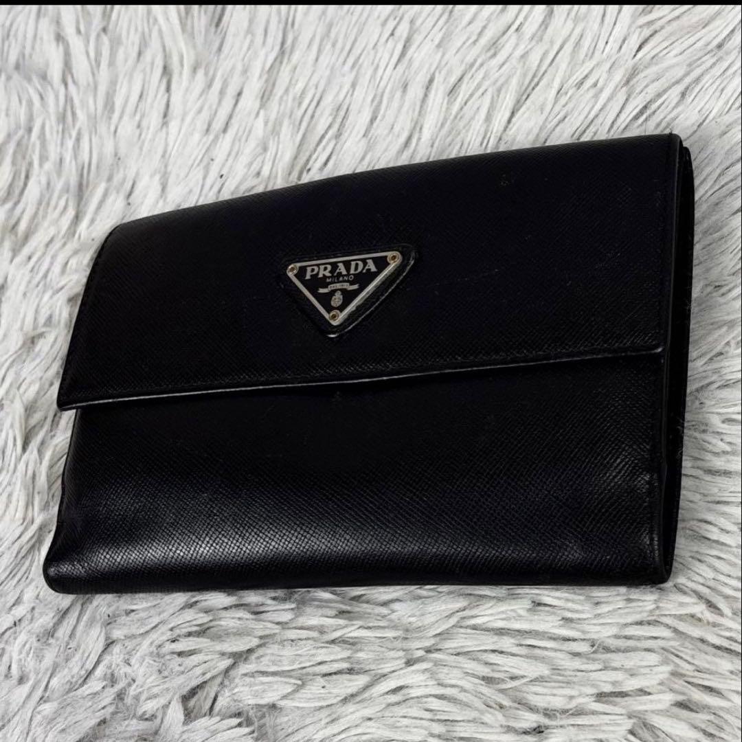 極美品 PRADA レザー 折り財布 三角プレート ホック サフィアーノ 黒