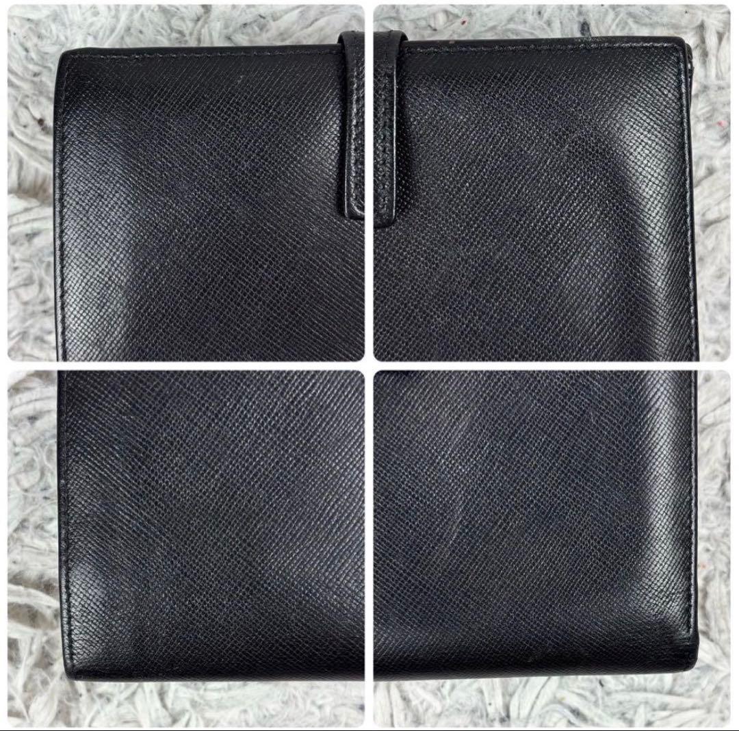 極美品 PRADA レザー 折り財布 三角プレート ホック サフィアーノ 黒