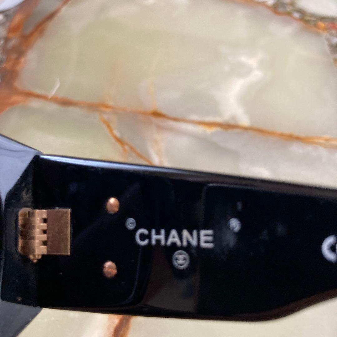 CHANEL キルティング ブラックサングラス