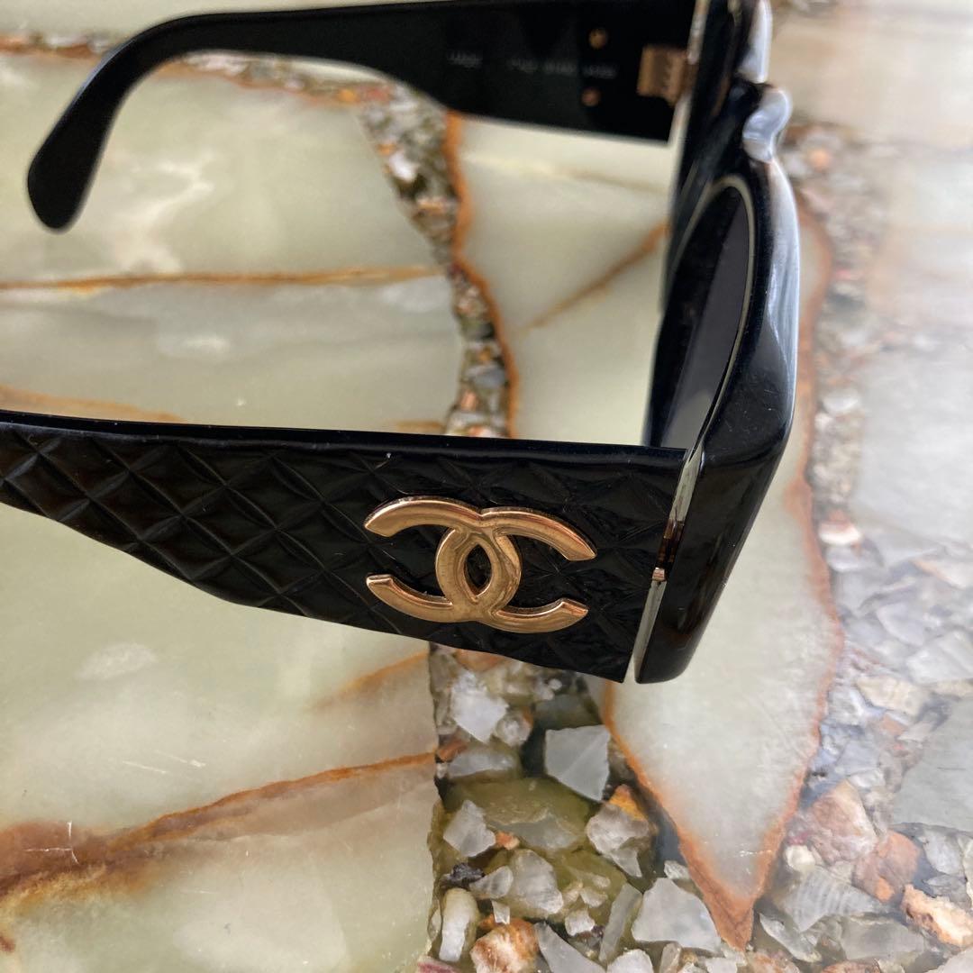 CHANEL キルティング ブラックサングラス