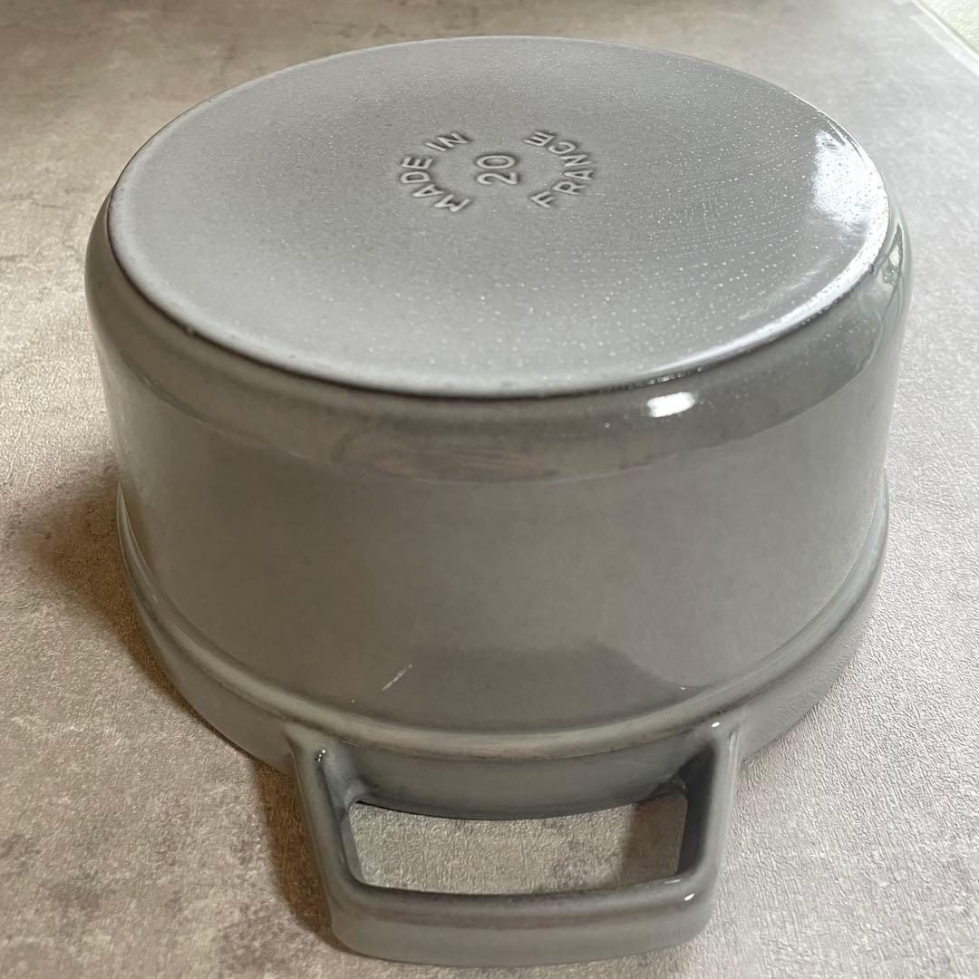 美品　Staub ストウブ ピコ・ココット ラウンド 20cm グレー