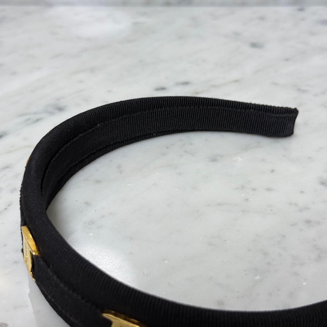 美品 Ferragamo サルヴァトーレフェラガモ カチューシャ 金 黒