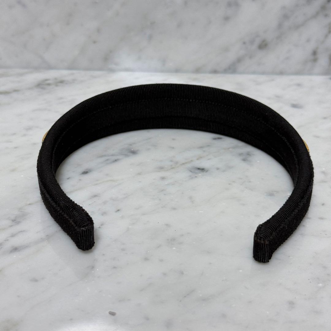 美品 Ferragamo サルヴァトーレフェラガモ カチューシャ 金 黒