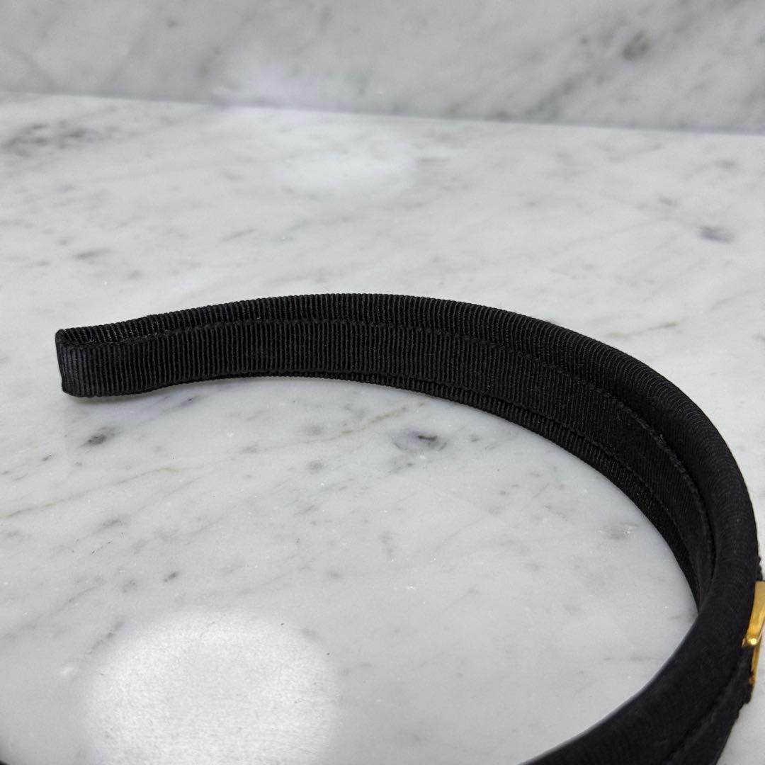 美品 Ferragamo サルヴァトーレフェラガモ カチューシャ 金 黒