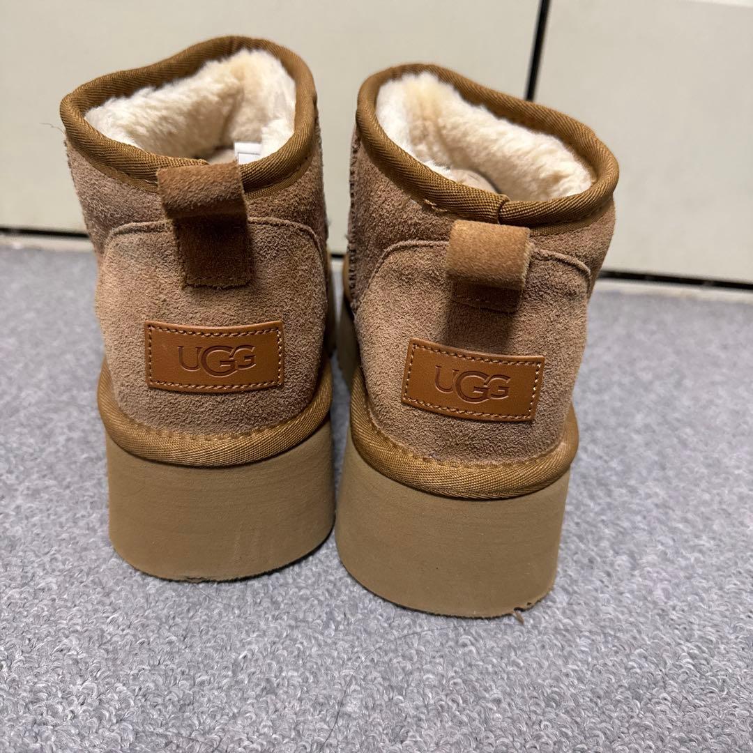 UGG ベージュ ショートブーツ