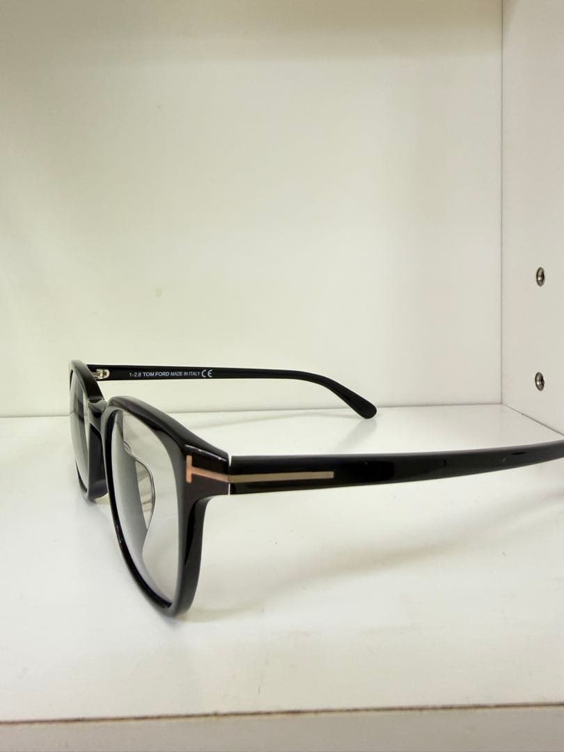 TOMFORD TF5592-D-B 度なし　サングラス　お値引依頼機能ok