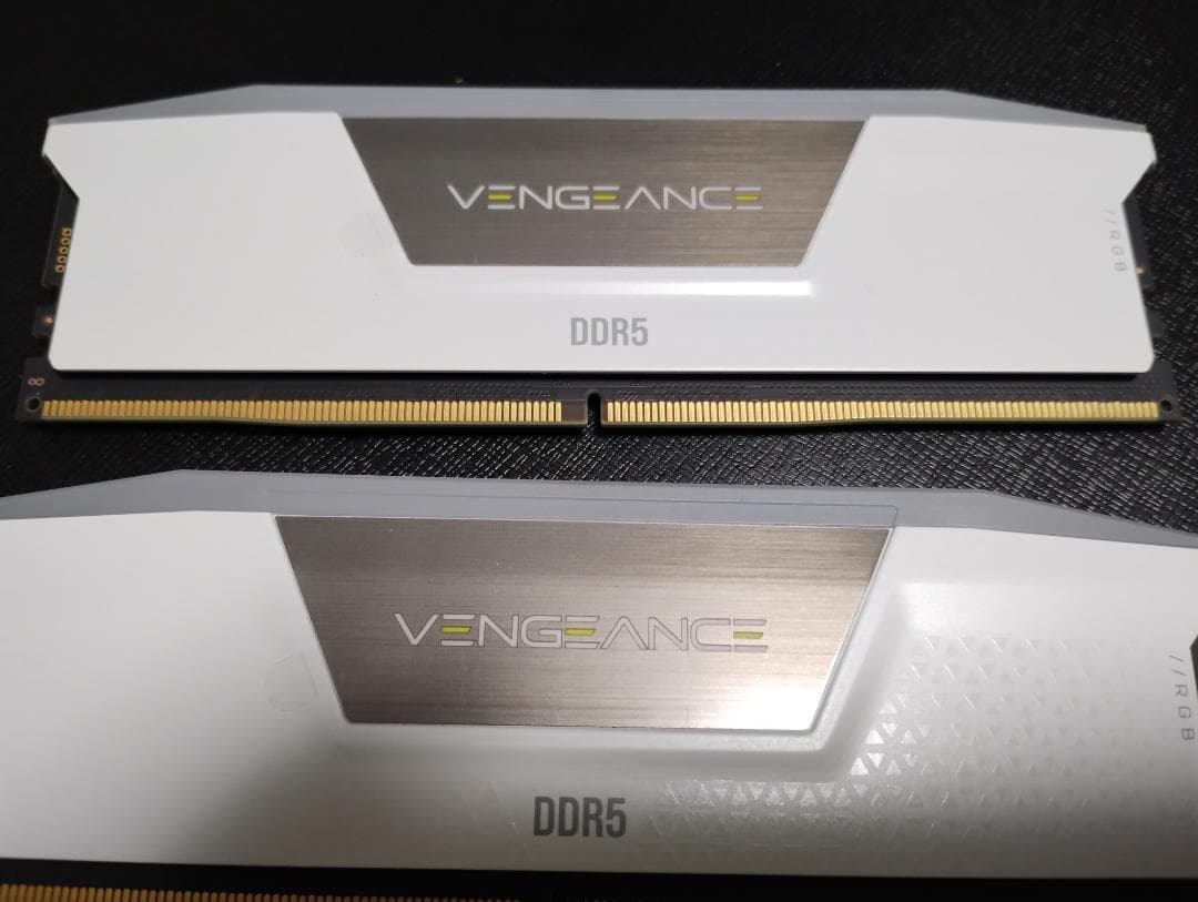 メモリー DDR5 32GB (2x16GB)Corsair Vengeance5200
